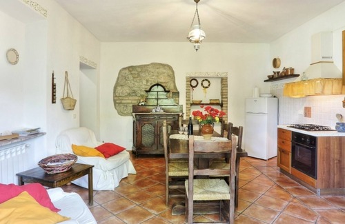 Pomarance Villa | Beautiful apartment in villa for 5 people with WIFI, pool, TV and balcony