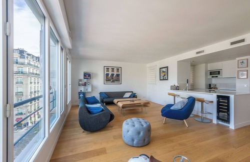 8th Arrondissement Apartment | Beautiful apartment near the Champs Elysées 95 m2