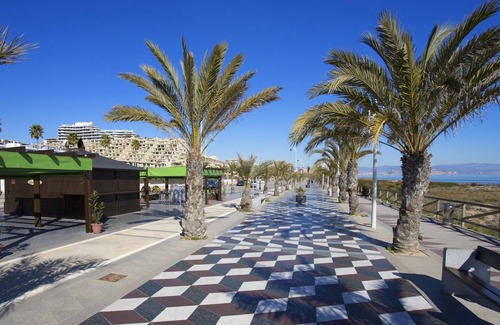 Els Arenals del Sol Apartment | Beautiful apartment with sea views located on the Arenales del Sol beach