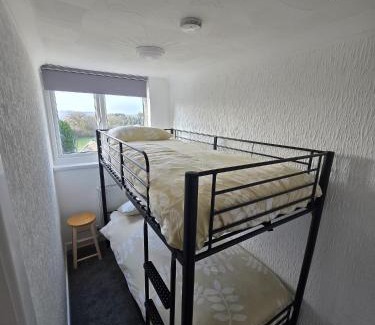 Kilgetty Apartment | Beautiful apartment with private pool near Tenby