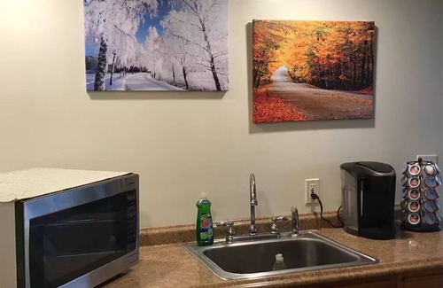 Back Cove Apartment | Beautiful Back Cove Area/"Maine the Way Life Should Be"