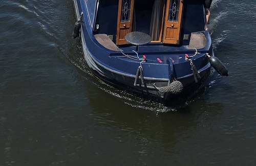 Dursley Boat Rental | Beautiful Barge with No Regrets