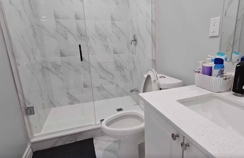 Burlington Apartment | Beautiful basement apartment with 2 bedrooms plus 2 washrooms