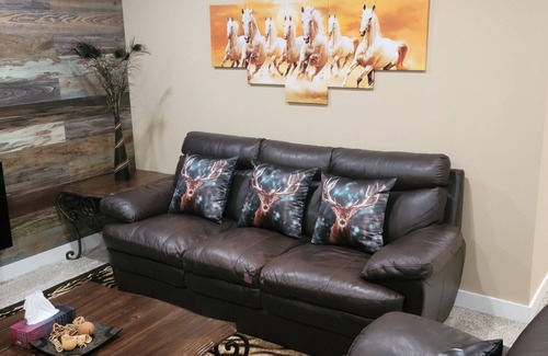 Calgary House | Beautiful basement suite