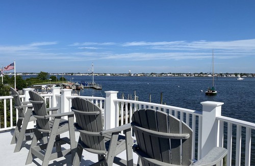 Mantoloking House | Beautiful bay front beach home