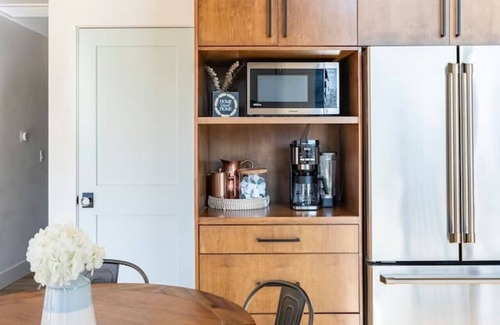 Crown Point House | Beautiful Bayside Beach Home in Pacific Beach