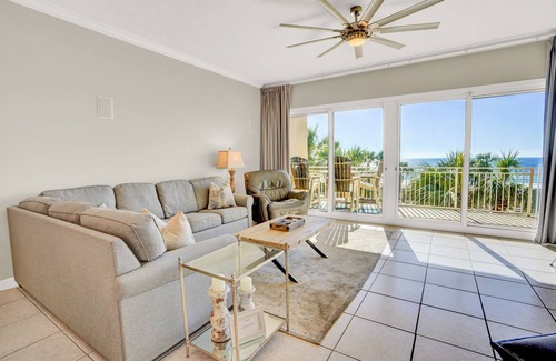 Thomas Drive Condo | Beautiful beachfront unit with complimentary beach service for two!