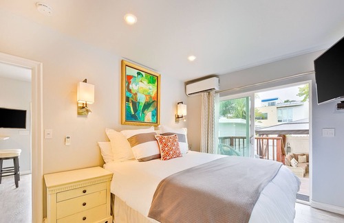Carlsbad Cottage | Beautiful beach casita with outdoor living space & walk to ocean