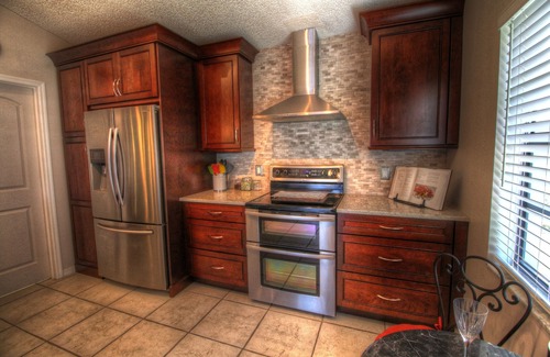 Apollo Beach House | Beautiful Beach House for a Relaxing Getaway!1700 sqft 3BD/2BA, Free WiFi.