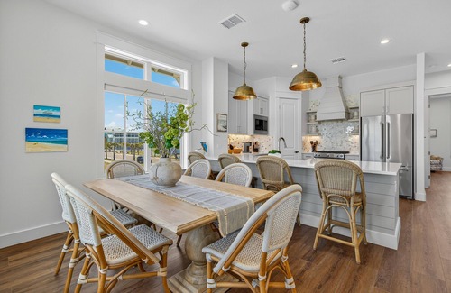 Port Aransas House | Beautiful Beach House w/ game room, pack n play, access to pool, golf, & beach