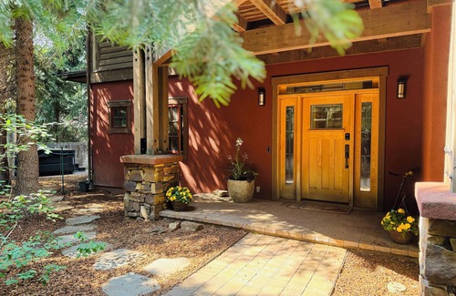 Ketchum House | Beautiful, best location🌞 Dog Friendly. Walk to restaurants, shops.