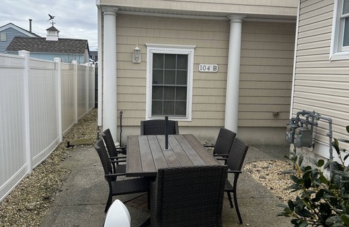 Brigantine House | Beautiful Bi-Level Bungalow Just Steps Away From Brigantine Beach! 3BR, 2.5BA