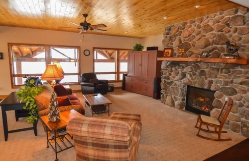 Indian Shores House | Beautiful Big Sandy Lakehome