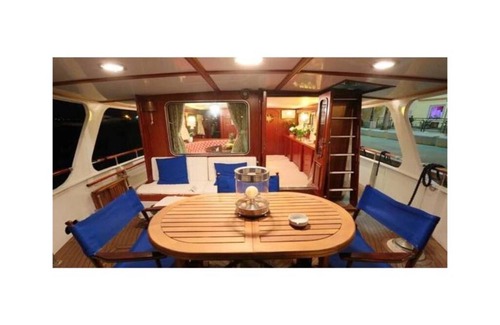 Chiaia Boat Rental | Beautiful Boat Moored at Mergellina Harbor