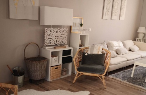 Begles House | Beautiful Bordeaux shop with heated pool
