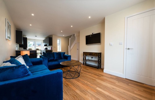 Lincoln House | Beautiful Brand new build 2-Bedroom house sleeps 5