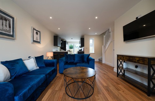 Lincoln House | Beautiful Brand new build 2-Bedroom house sleeps 5