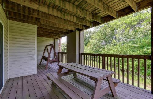 Indian Point Apartment | Beautiful Branson Getaway-Next to Silver Dollar City &Tablerock-Family Amenities