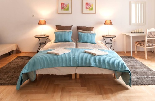 Palace District Apartment | Beautiful, Bright And Spacious 4 Bedroom Apartment With 2 Bathrooms.