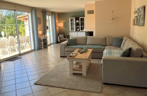 Mazan House | Beautiful bright villa in Mazan for 10 people