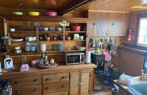 Henderson Harbor Cottage | Beautiful Brink O' Bay Cottage in Henderson Harbor