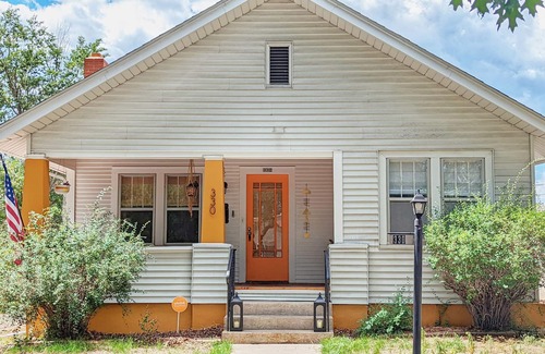 Central Colorado Springs House | ❀Beautiful Bungalow❀ Near ♡Heart of Downtown COS♡