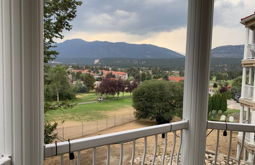 East Kootenay Apartment | Beautiful Mountain Getaway in the Columbia Valley