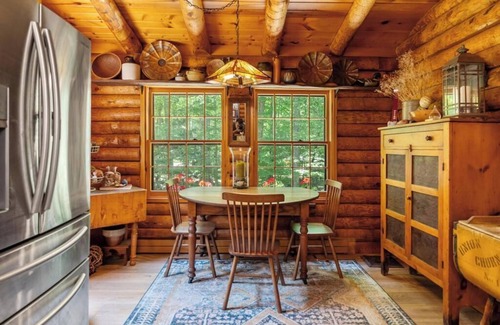 Harbor Springs Cabin | Beautiful cabin in Good Hart with water access!