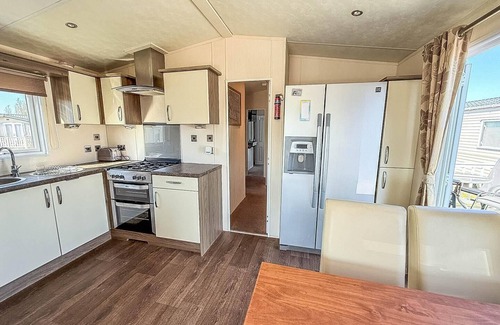 Clacton-on-Sea House | Beautiful caravan with decking & WiFi at St Osyth Beach Holiday Park ref 28077DW