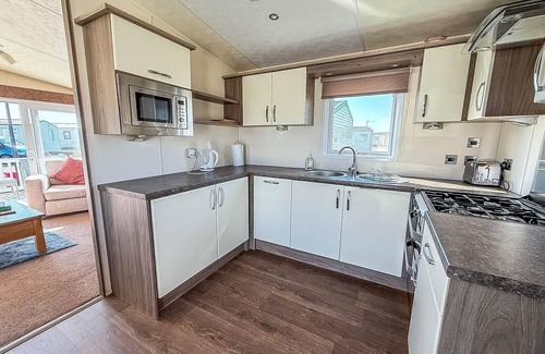 Clacton-on-Sea House | Beautiful caravan with decking & WiFi at St Osyth Beach Holiday Park ref 28077DW