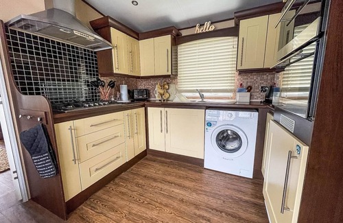 Hunstanton House | Beautiful caravan at Manor Park in Hunstanton beach, Norfolk ref 23026H