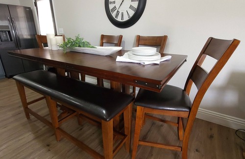Page House | Beautiful Casita, Pet Friendly, Full RV Hookups & Boat Parking