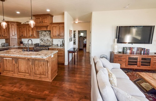 Cayucos Condo | Beautiful Cayucos Condo with Upgraded Amenities and Amazing Views!