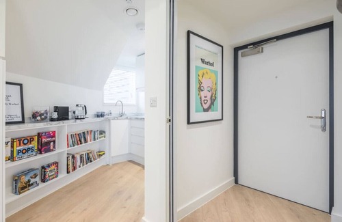Cambridge Apartment | Beautiful Central Apt - With Parking!