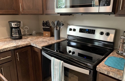 Spokane House | BEAUTIFUL centrally located southhill home close to hospitals and parks