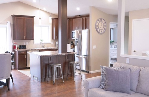 Spokane House | BEAUTIFUL centrally located southhill home close to hospitals and parks