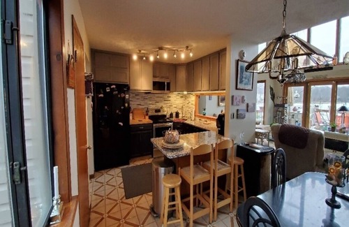 Tobyhanna Ski Chalet | Beautiful Chalet on the lake w/Hot Tub, Grill, Firepit, Deck