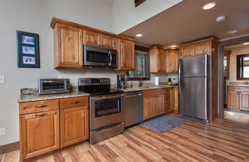 West Glacier Ski Chalet | Beautiful Chalet With Mountain Views, located 1 mile Glacier National Park