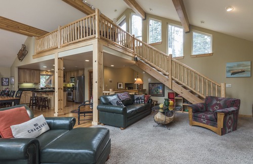 Tahoma House | Beautiful Chamberlands home w/full access to private Chamberlands pool, beach, and tennis