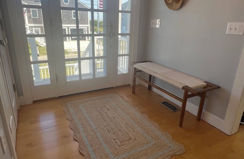 Chatham House | Beautiful Chatham Home, Walk to Beach and Town