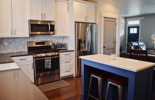 Meridian House | Beautiful & clean 2 Bed/2 bath home in downtown Meridian!
