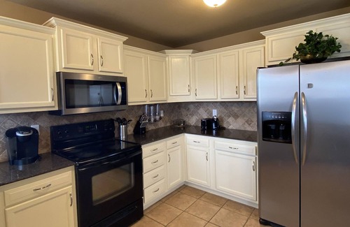 Bentonville House | Beautiful! Close to Museums, MTB Trails, King Bed!