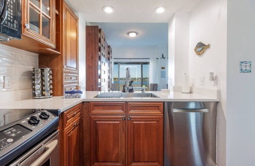 Palmetto Dunes Condo | Beautiful condo overlooking Broad Creek. Pet friendly!