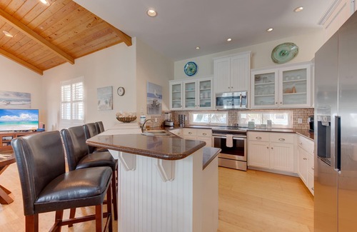 Port Aransas House | Beautiful coastal home with beach views, easy walk to the beach!