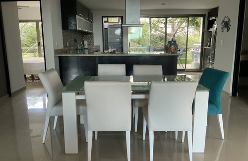 Villa Juarez Condo | Beautiful condo - 3 minute-walk to beach