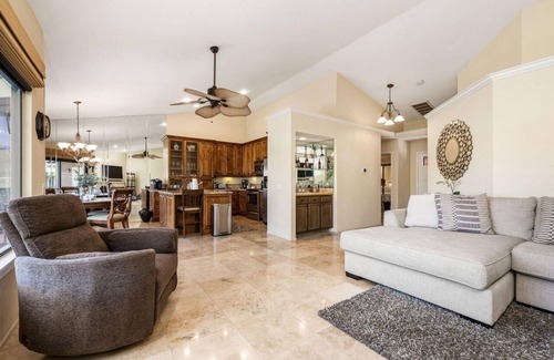 Palm Desert Condo | Beautiful condo at the Oasis Palm Desert. Golf and community pool