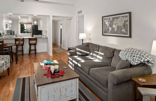 Oak Creek House | Beautiful Condo! Clean & Comfy! - Wild Turkey - S117
