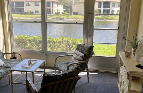 Naples Condo | Beautiful condo in an excellent area … 10 minutes to the beach