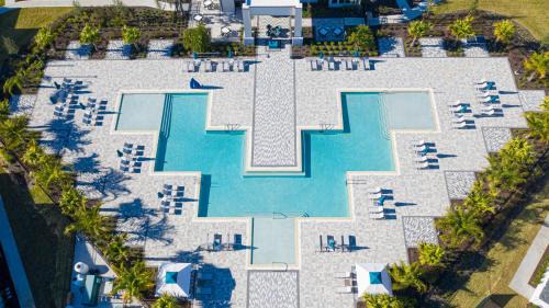 Reunion Apartment | Beautiful Condo near Disney w/Hotel Amenities - 7740 - 52 - 103