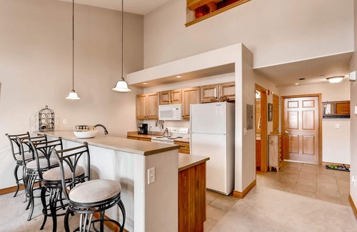 Frisco Condo | Beautiful condo next to trails, lake, skiing, shops and restaurants! Hot tub!